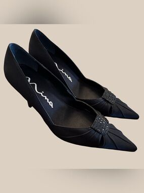 Nina Billie Black Luster Satin Embellished Dress Pumps Heels Leather Sole SZ 7M